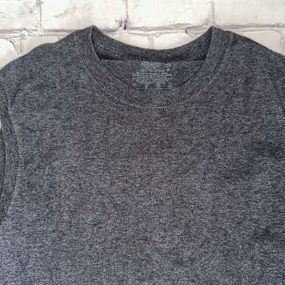 Fruit of the loom cut off tee - Picture 2 of 4